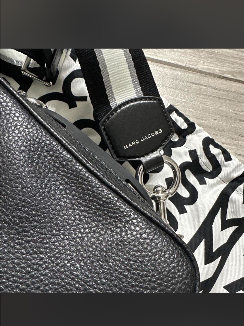 Marc Jacobs Black and White Crossbody Camera Bag - Picture 2 of 7